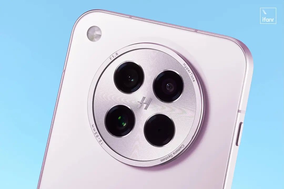 OPPO 发布 Find X8 Ultra,不再牺牲手感换影像