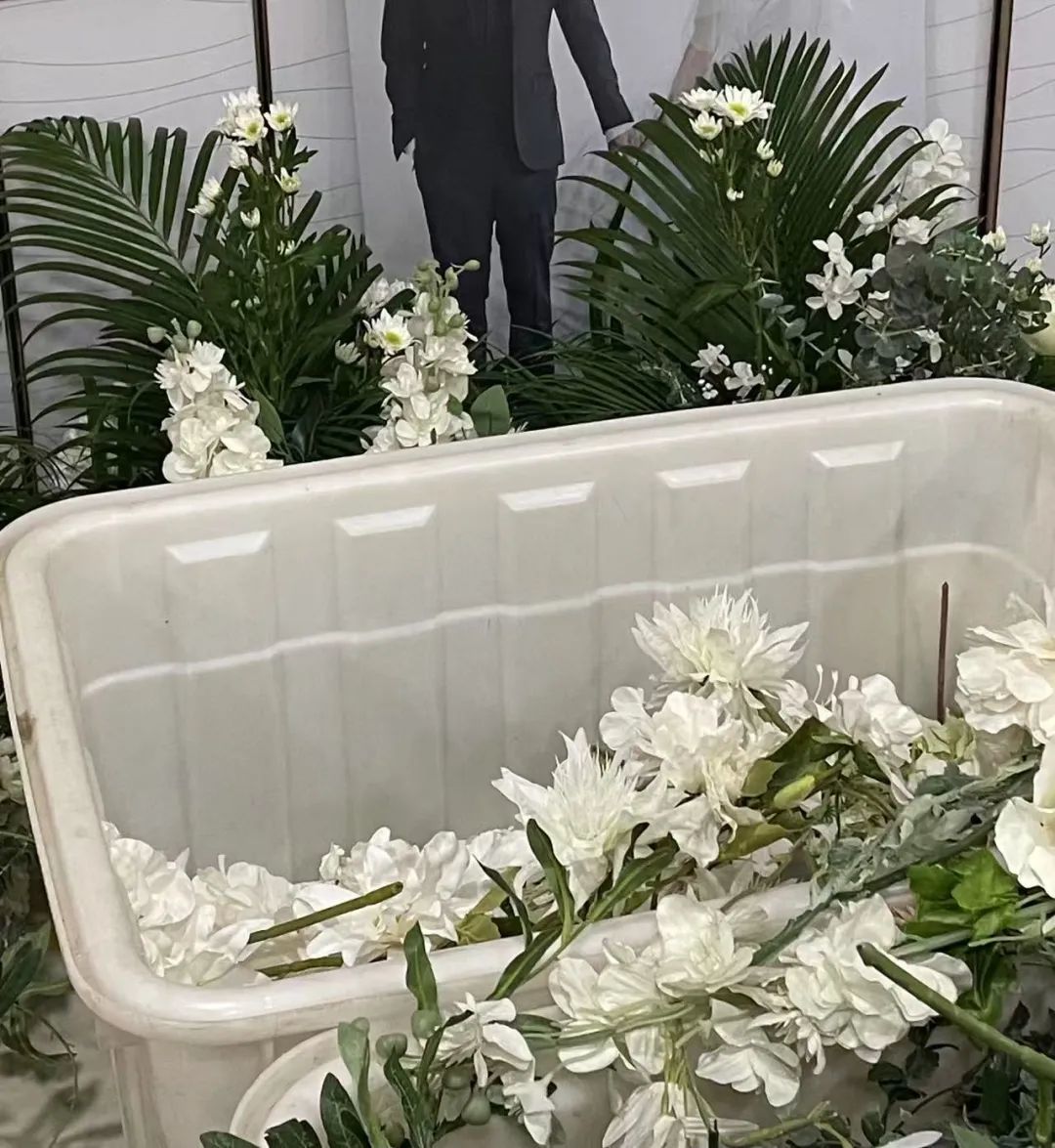 大盐婚礼使用的鲜花