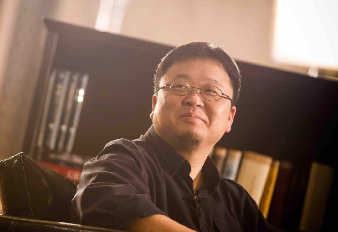 罗永浩站在十字路口