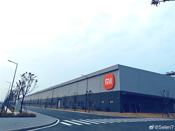 小米智能家电工厂实拍：有草坪、湖景 整洁的不像工厂