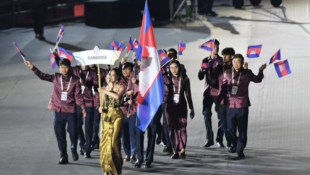 柬埔寨退出东南亚运动会，泰柬边境冲突致超40万人逃离家园