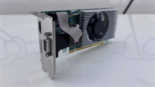 紫光台式机+飞腾D3000实测!揭秘全国产PC整机“软硬兼修”