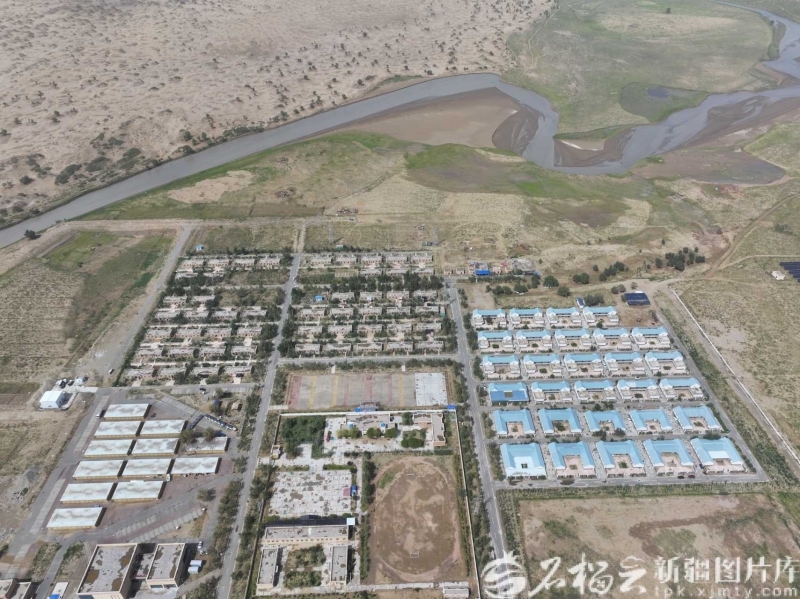 于田县达里雅布依乡达里雅布依新村(航拍图)。甄立民 摄
