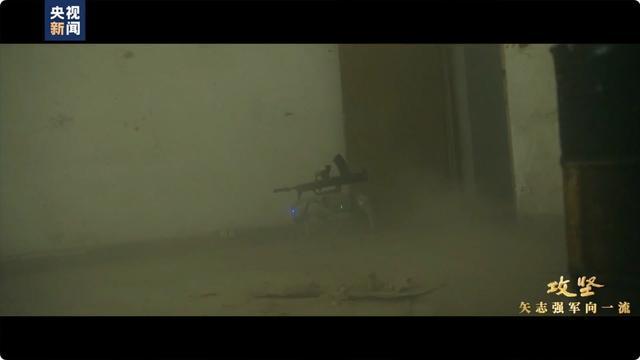 中国陆军无人化作战模式首次披露,无人机蜂群与机器狼协同作战演习