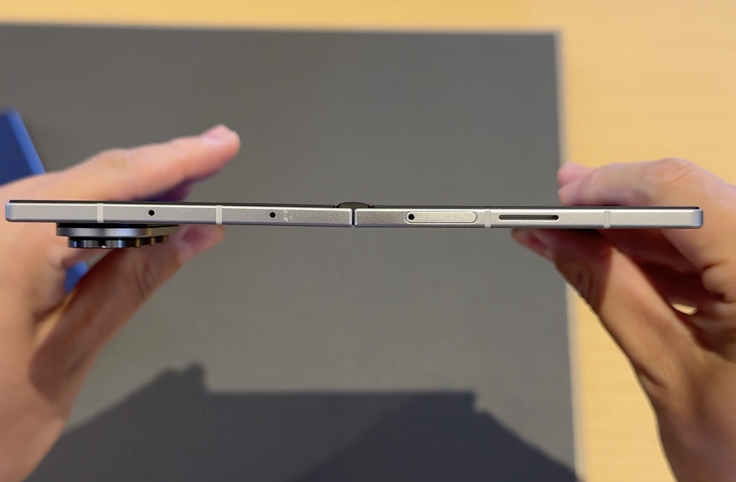 三星发布 Galaxy Z Fold7:国产折叠屏终于棋逢敌手