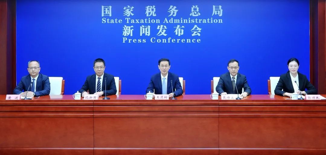 雷军回应小米SU7高速碰撞事故,官方发文回答相关疑点/携程正式启动 3 天陪娃假/OPPO 发布首个影像品牌