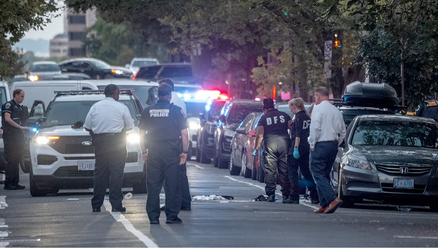 特朗普宣布接管首都警察局仅数小时后，华盛顿特区发生今年第100起凶杀案_凤凰网