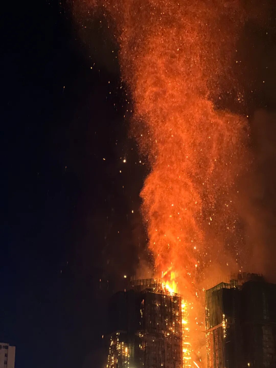 “极不寻常”,一场令人悲伤的大火