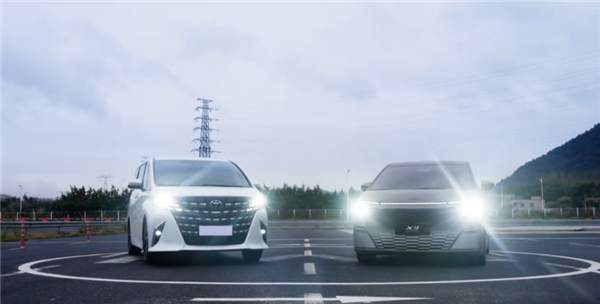 小鹏X9拉上丰田埃尔法挑战尖叫鸡:静谧性结果小鹏完胜