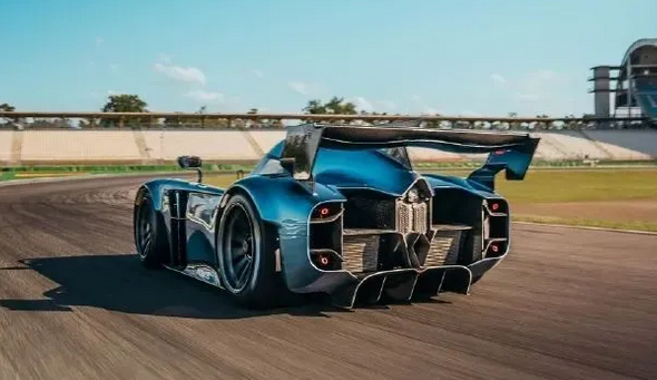 挑战物理极限!你见过能在天花板上行驶的汽车吗