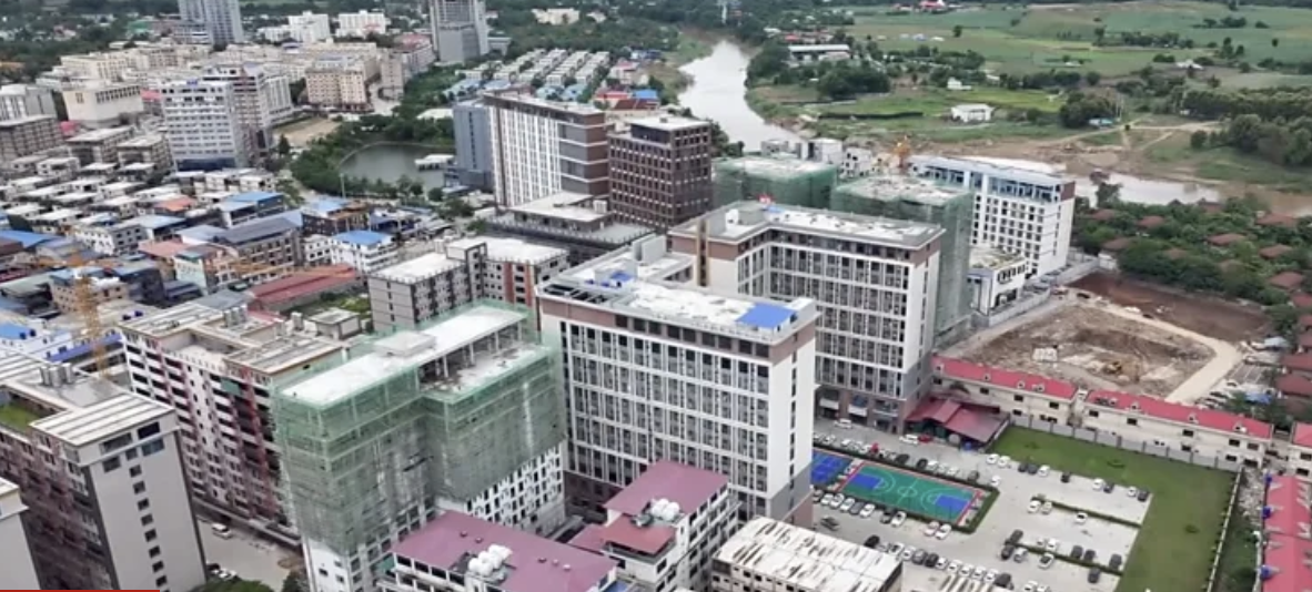 ▲BBC今年2月报道称,放眼望去,水沟谷与普通城市无异:有高楼豪宅,也有绿植树木