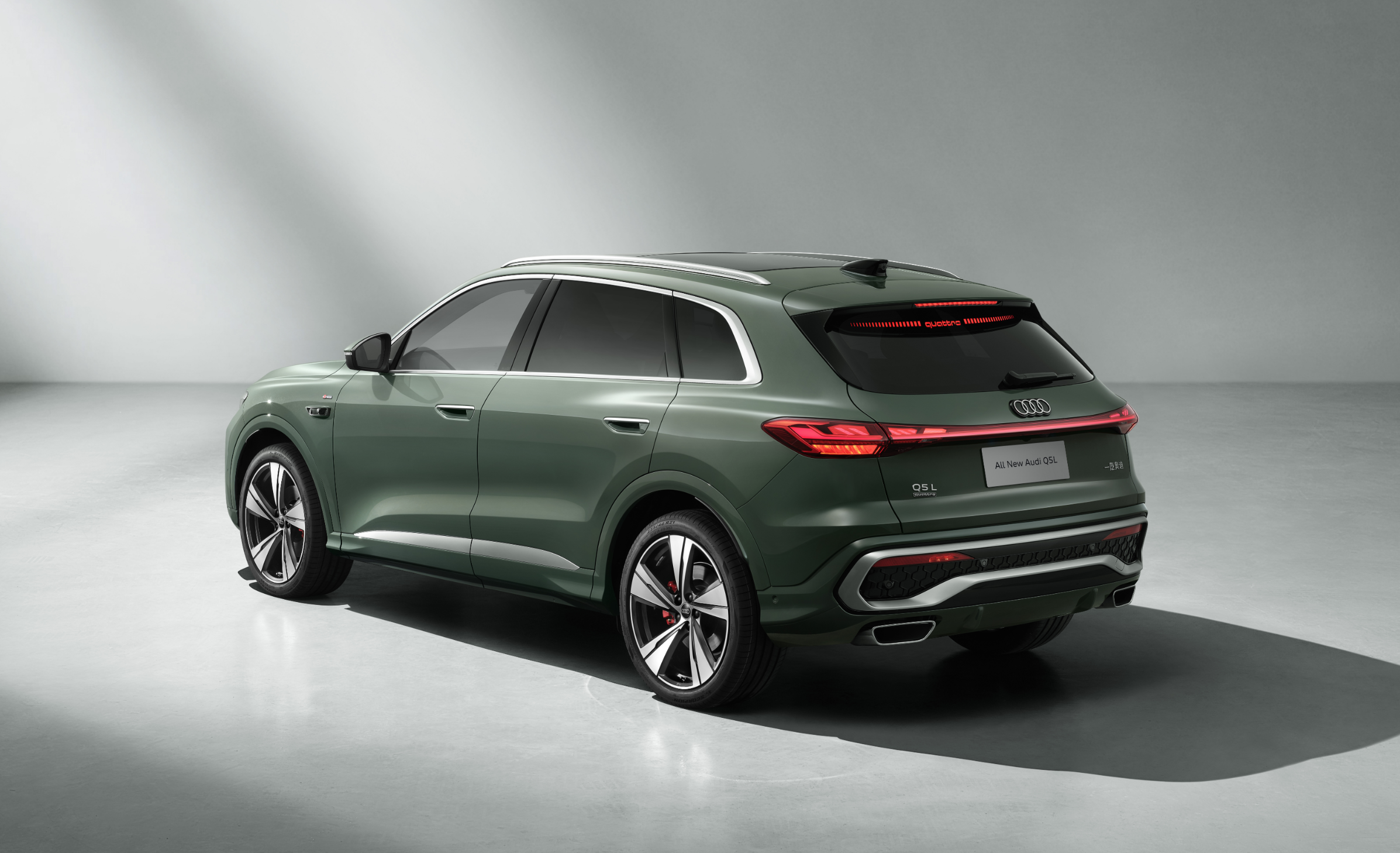 告别复古内饰,奥迪新 Q5L / A5L / A5L Sportback 亮相并将搭载华为智驾
