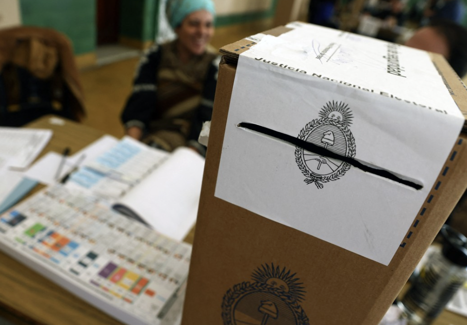 ◆2025年10月26日,阿根廷的一处投票站。