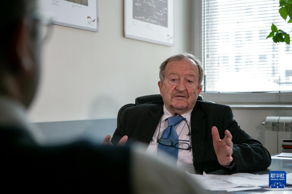 2月27日，塞尔维亚贝塔通讯社社长拉多米尔&middot;迪克利奇在首都贝尔格莱德接受新华社记者专访。新华社记者 石中玉 摄