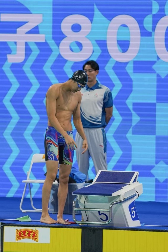 十五运会丨张展硕勇夺三金：挑战自我，游向巅峰
