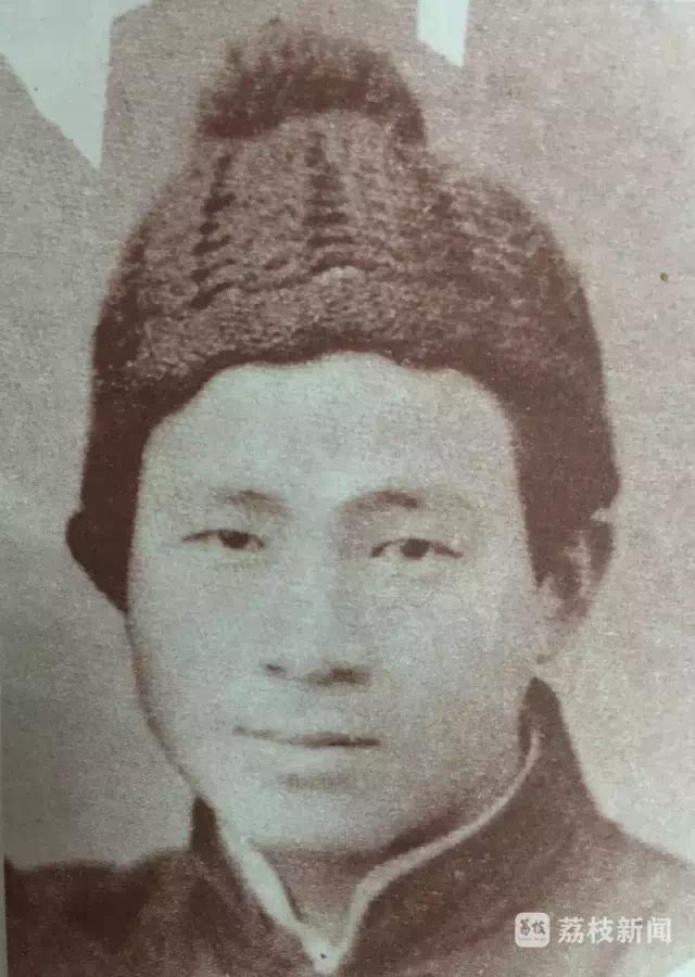 青年时期的罗瑾