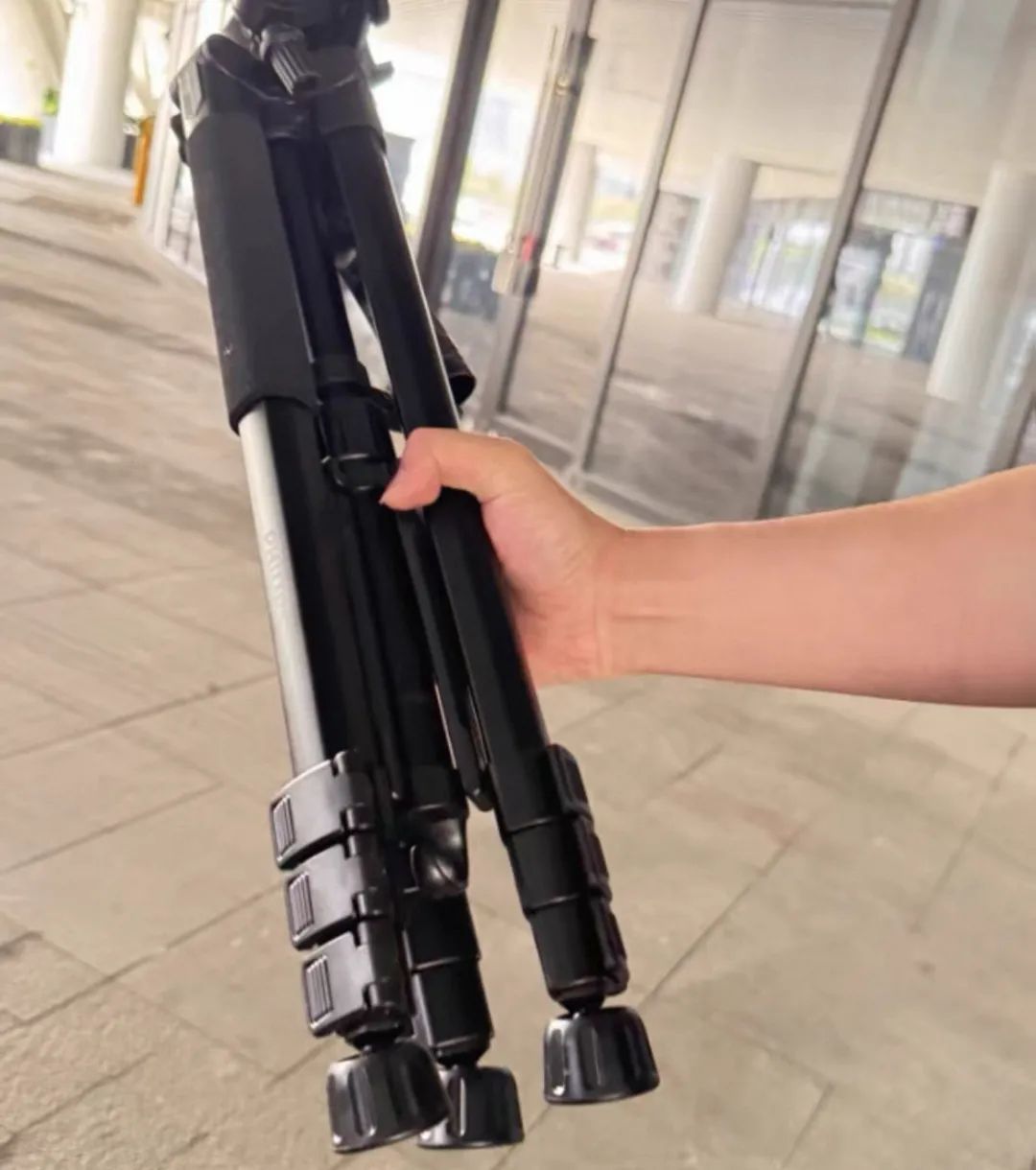 “0科技含量”的国货,靠掏苹果裆间赚了10亿?