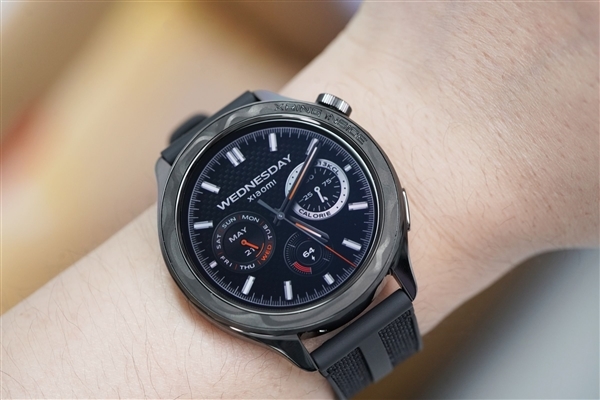 内置玄戒T1芯片!小米手表S4 eSIM 15周年纪念版图赏