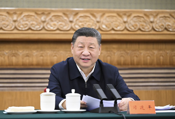 2025年2月17日，中共中央总书记、国家主席、中央军委主席习近平在京出席民营企业座谈会并发表重要讲话。新华社记者 谢环驰 摄