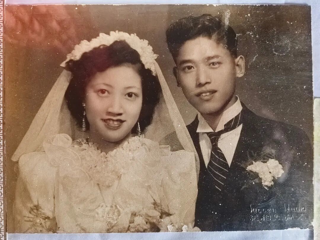 胡先文沈惠君結(jié)婚照