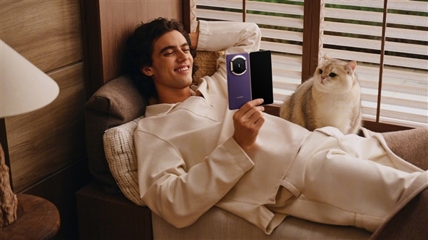 华为Mate X7开启预订：全系配色/存储方案公布 无缘20GB内存