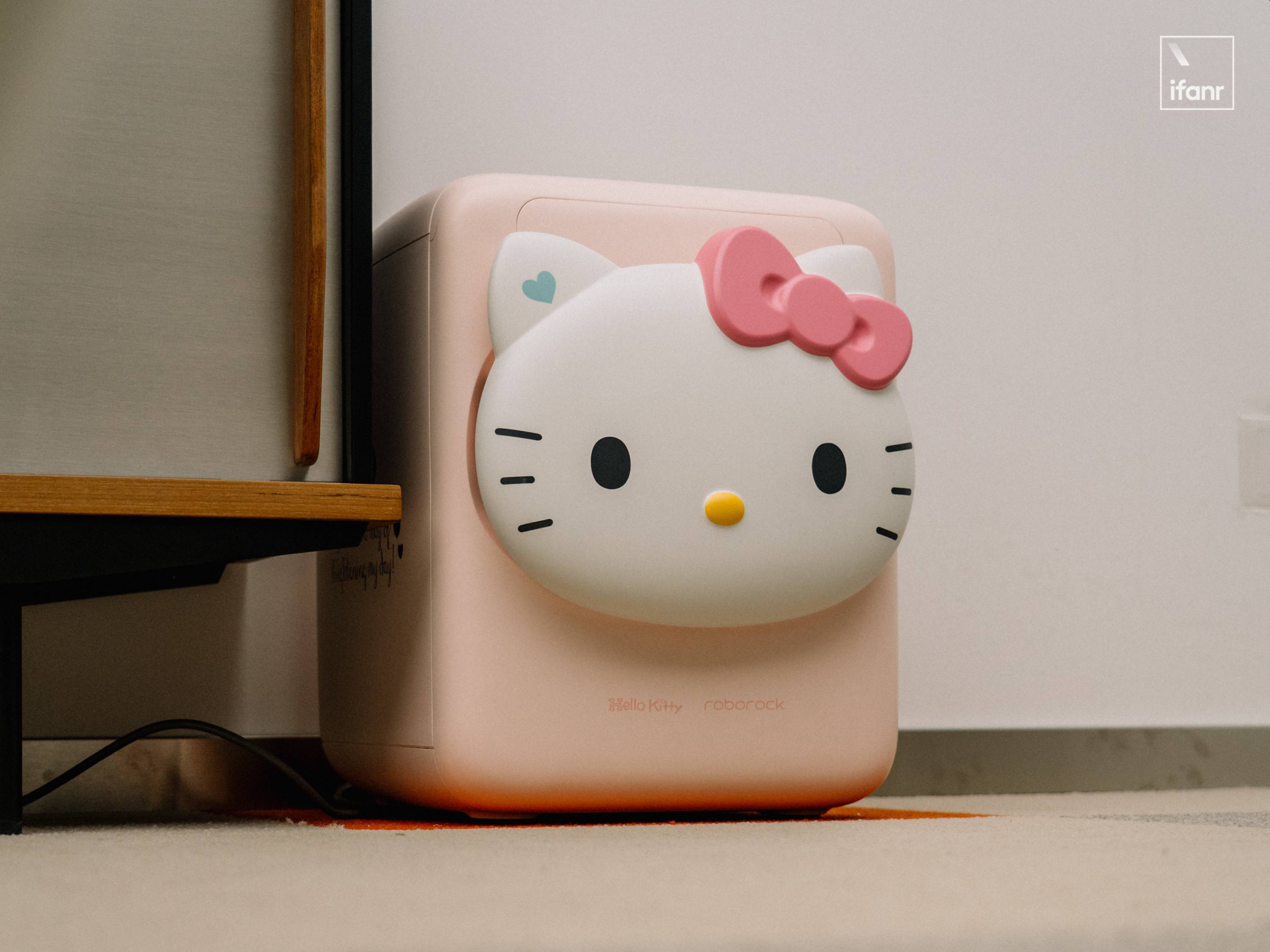 石头迷你洗烘一体机 Q1 Hello Kitty 限定版,让 Hello Kitty 给你洗衣服