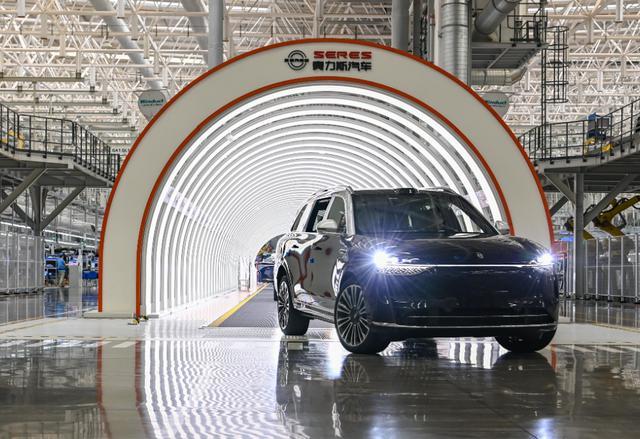 140亿到手,一家国产车企,被华为托举着走向神坛了