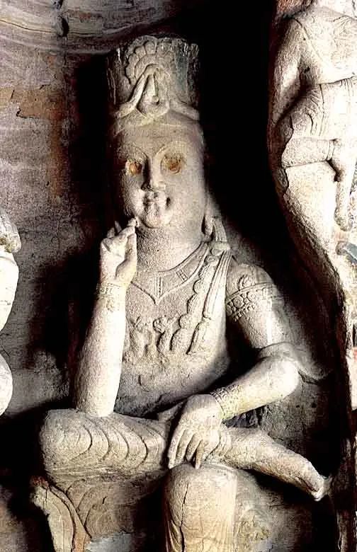 云冈第7窟思惟菩萨,眼球已经脱落。