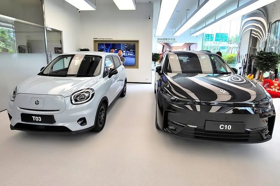 國產電動車零跑汽車Leapmotor落戶香港｜太古城新店揭幕全新T03及C10電動車即日開售
