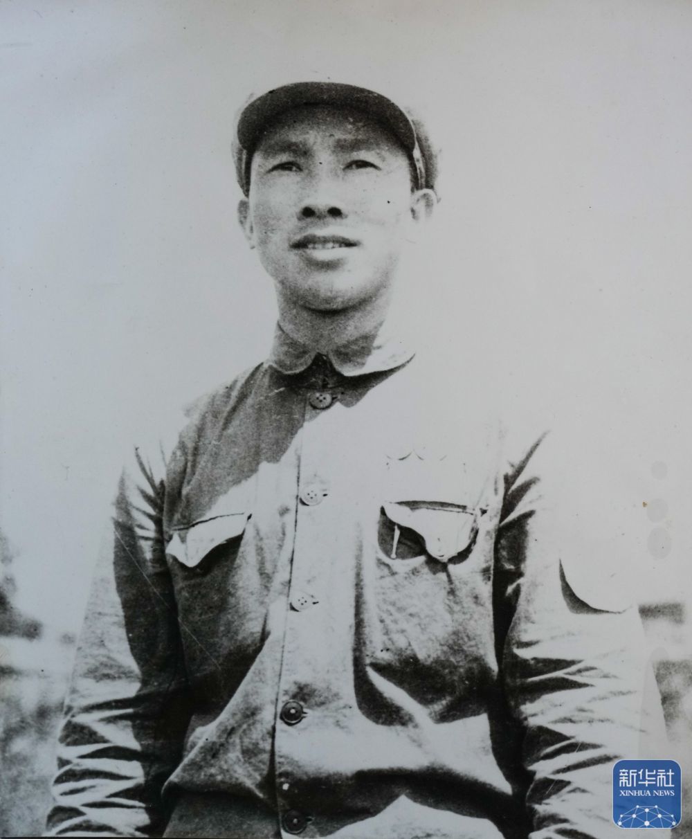 1942年7月，16岁的王生在淮海军分区新二团。新华社发