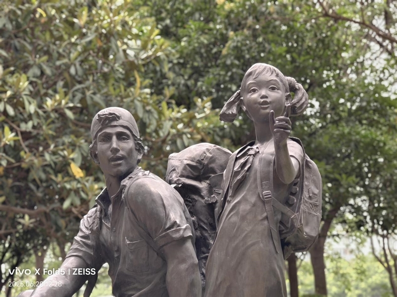 217克全球最轻折叠屏!vivo X Fold5全面评测:苹果双机党的全能搭子