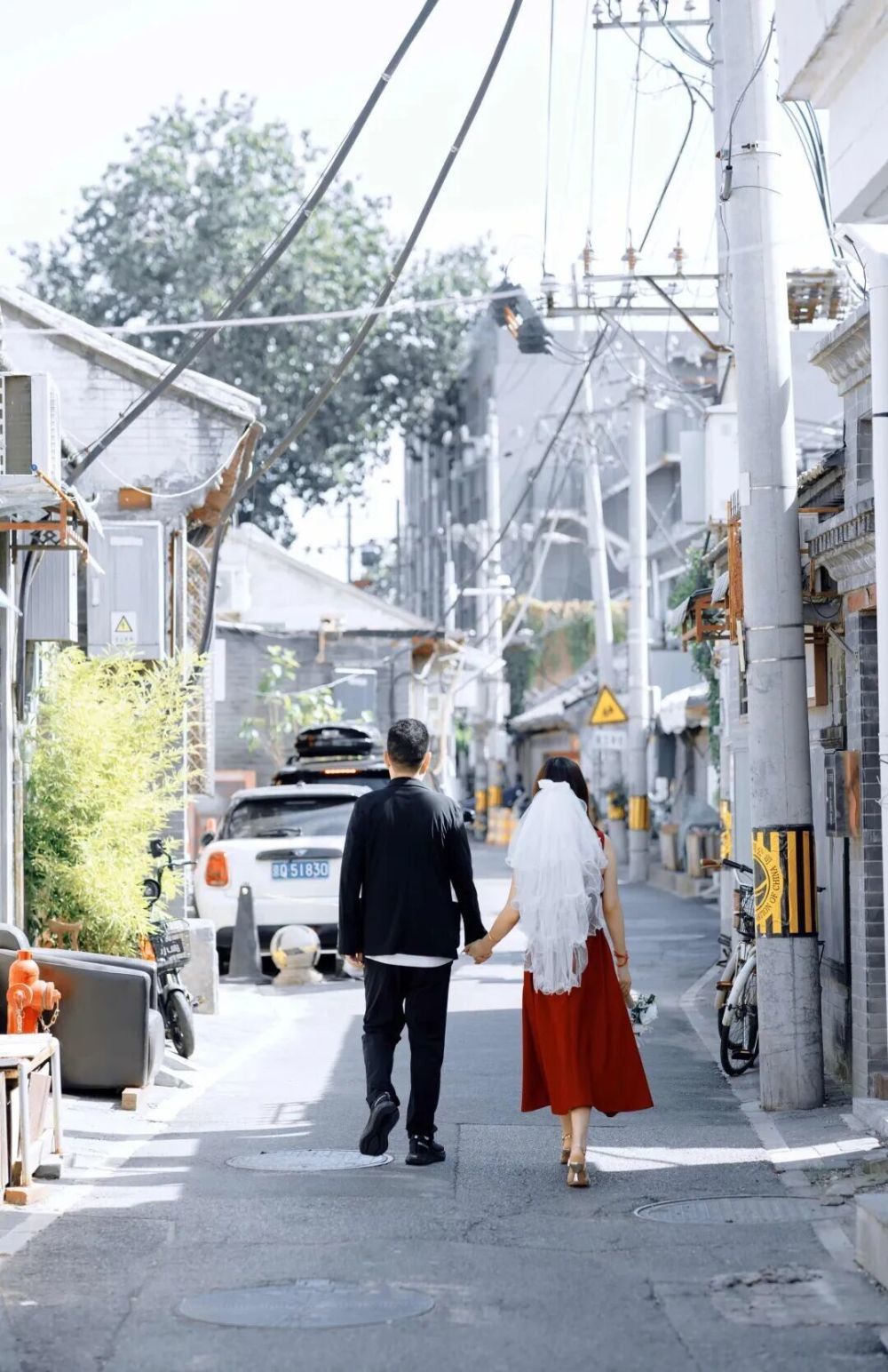 结婚啦。@巩彩明