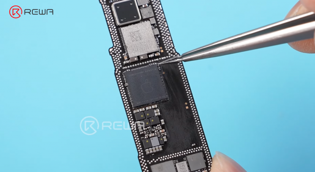 iPhone 16e 拆解:假的 iPhone 16,真的库存克星