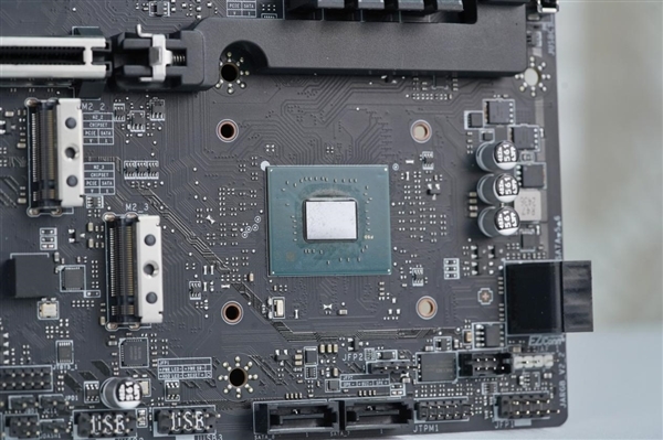 支持显卡快拆!微星B860M MORTAR WIFI主板图赏