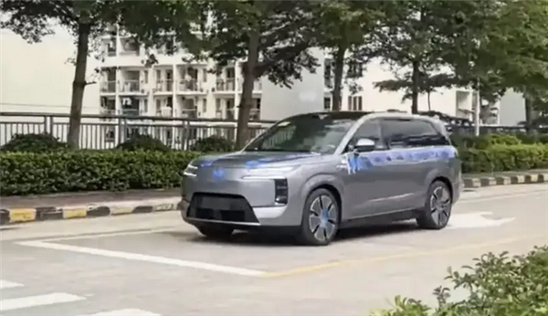 多少钱你会买!腾势N8L路试谍照曝光:车长5米2 定位大型SUV