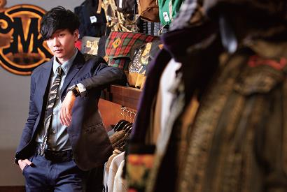 吴彦祖狂卖500万的英语课,为啥会被网友吐槽?