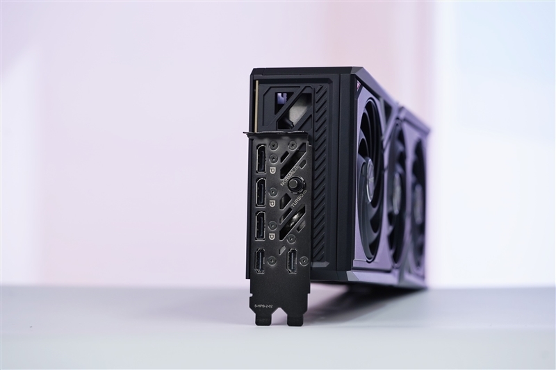 性价比甚至更强!七彩虹iGame RTX 5090 D v2 Vulcan OC 24GB首发评测:领先5080 50%