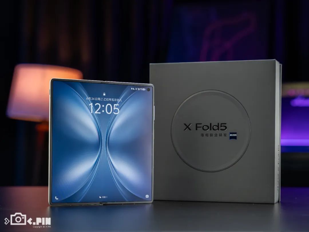 vivo刚出的这台折叠屏,我愿称它为“苹果最佳搭子”