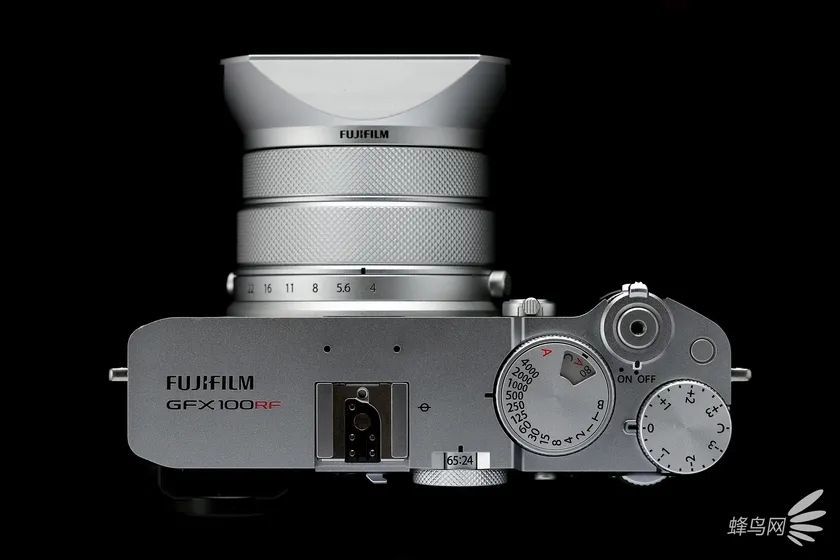 便携中画幅的极致影像 富士GFX100RF评测