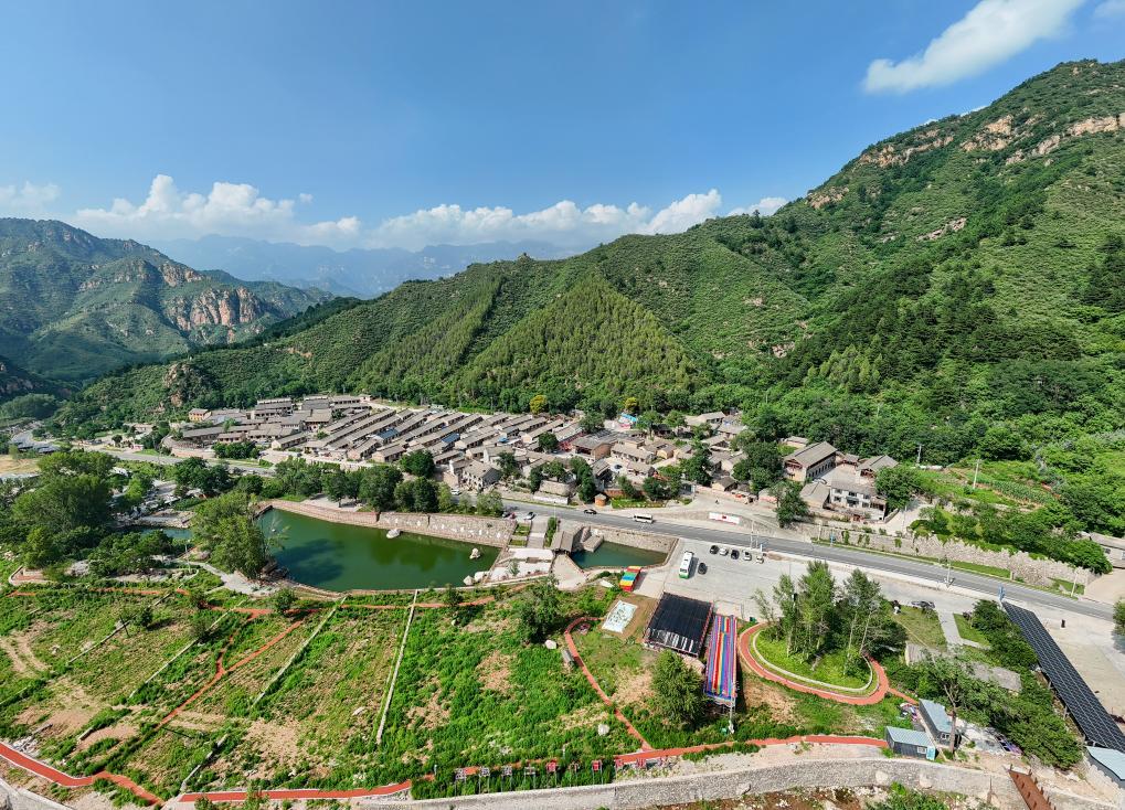 这是7月4日拍摄的河北省阜平县骆驼湾村（无人机照片）。新华社记者 李鑫 摄