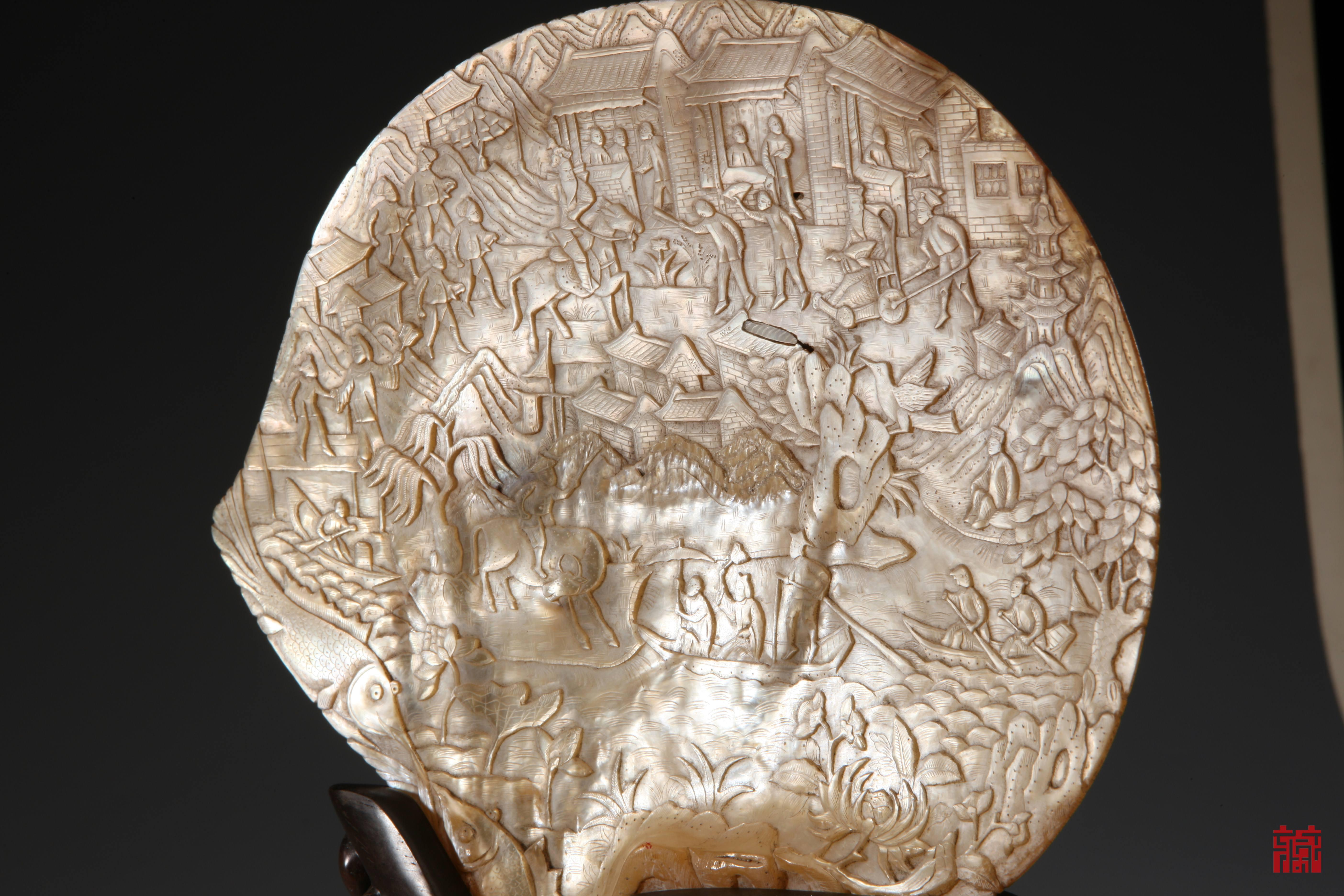 刻在半个贝壳上的“逛街小记”