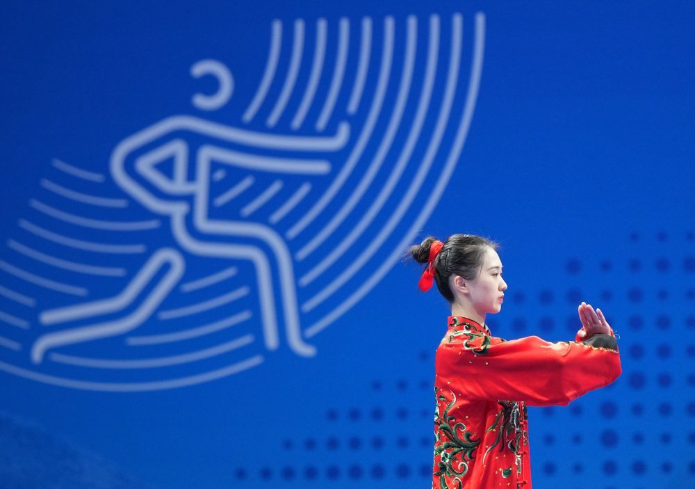 ↑2023年9月24日，中国选手童心在杭州亚运会武术项目女子太极拳太极剑全能决赛中夺得冠军。