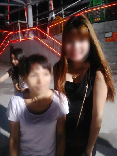 杨琴（左）和安蓝