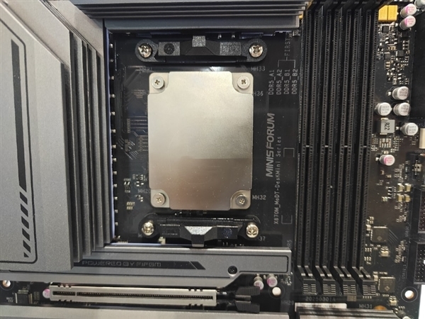 倒反天罡了!AMD锐龙9 9955HX游戏本CPU又被搬回桌面