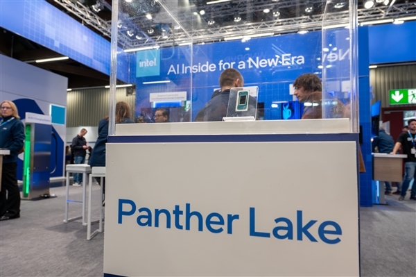 首发18A工艺！Intel Panther Lake酷睿Ultra 300近距离首秀：来岁相遇?