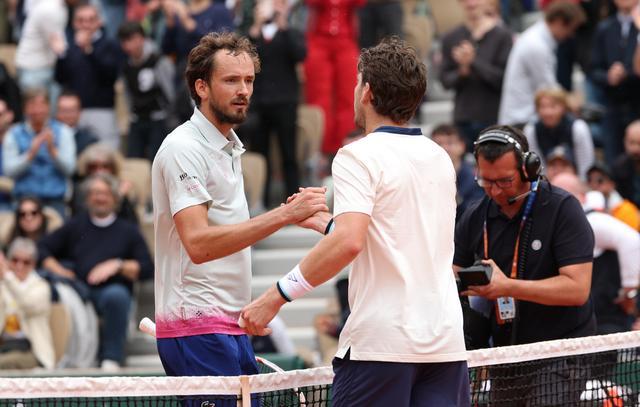 5月27日晚,法网爆大冷:2-3、233分钟大战、大满贯冠军倒下 首败