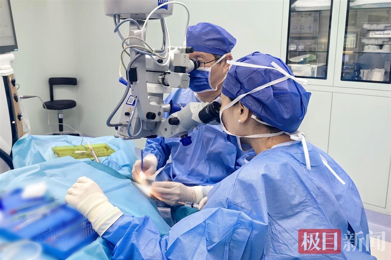 李拓教授手术_副本.jpg