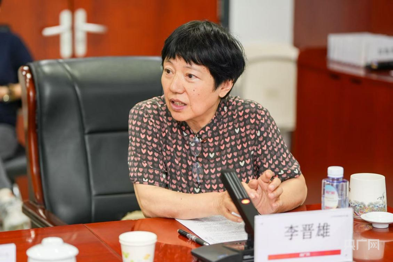 《沿着纬度听中国》总导演李晋雄（央广网记者王综鹤 摄）