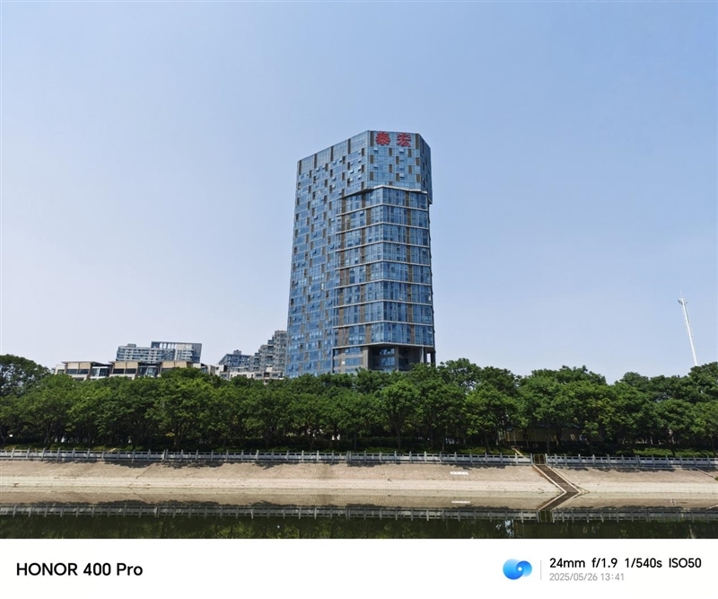 鱼与熊掌全都要!荣耀400 Pro评测:7.8mm机身塞进旗舰性能和影像