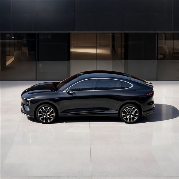 19.79万起 全新智己LS6上市:大电池混动纯电能跑450公里